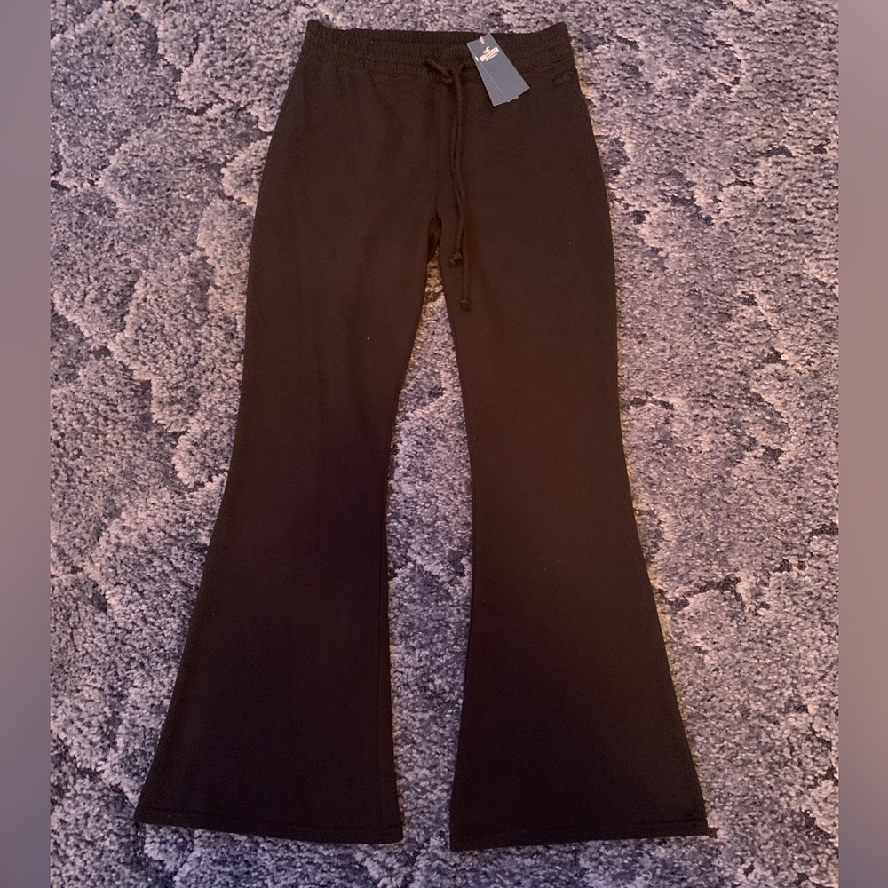 womens Hollister ultra high-rise sweats/ xs short